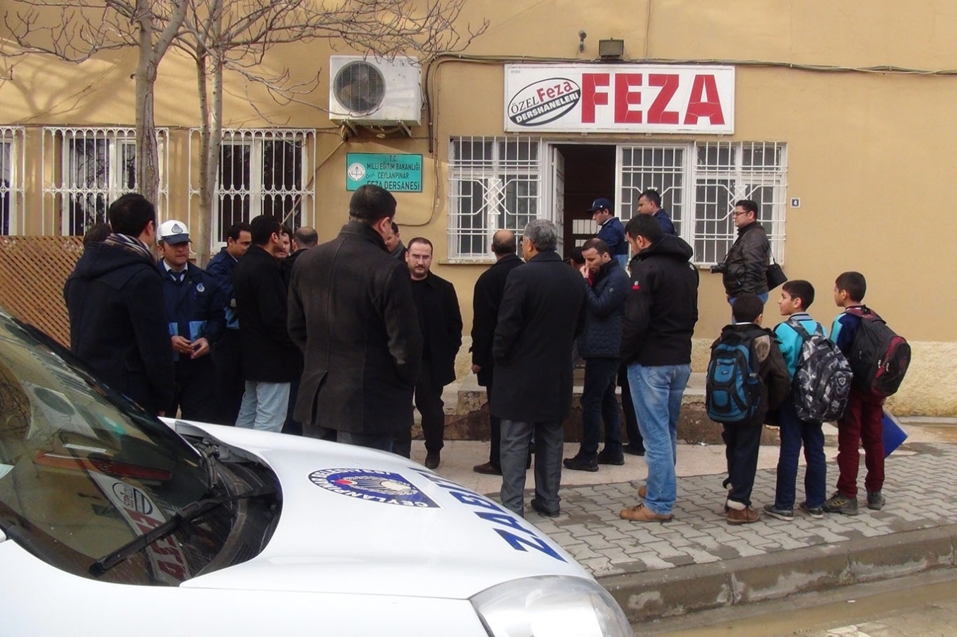 Ceylanpınar’da faaliyet yürüten Feza Dershanesi mühürlendi Ceylanpınar’da faaliyet yürüten Feza Dershanesi mühürlendi